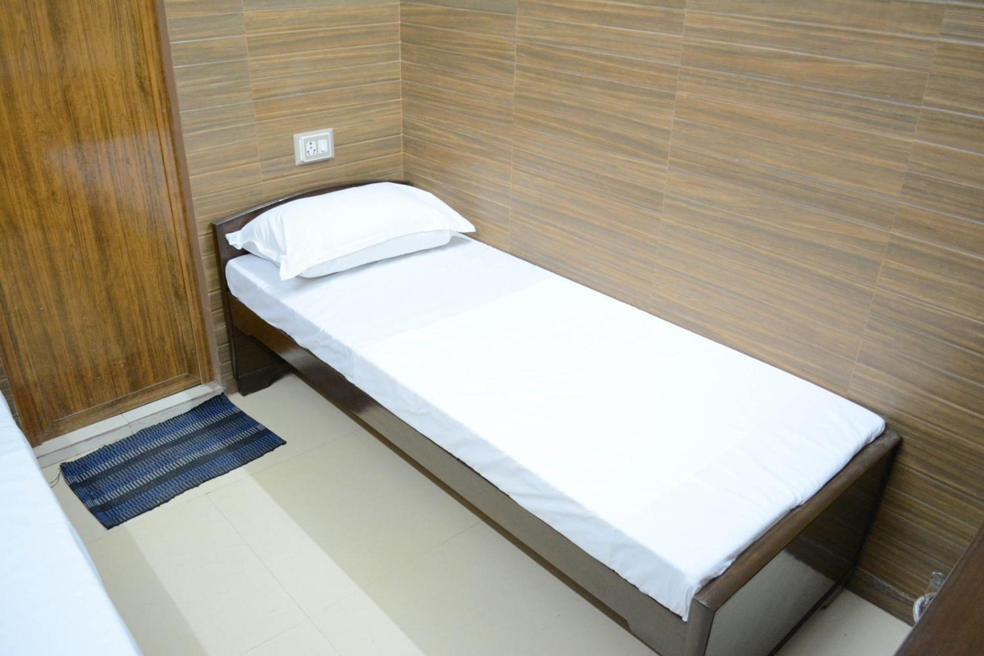 Al Noor Mansion Hotel เชนไน ภายนอก รูปภาพ
